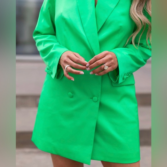 Women’s Double Breasted Blazer - Picture 3 of 5